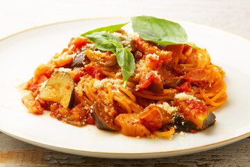 茄子とパンチェッタのトマトソーススパゲッティー