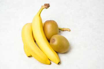 キウイフルーツ、甘酸っぱい、爽やかな甘みのフルーツ