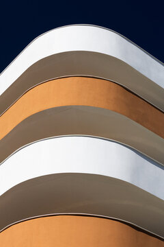 Architectural curves in Los Arenales del Sol building design