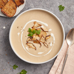 Quick creamy mushroom soup