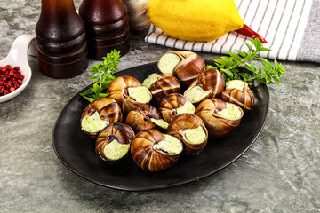 Fresnch escargort with basil butter