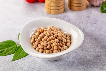 Raw dry chickpea in the bowl