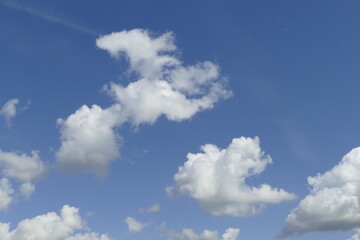 Weisse Quellwolken, Blauer Himmel, Deutschland