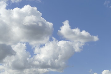 Weisse Quellwolken, Blauer Himmel, Deutschland