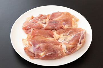 鶏もも肉　黒バック