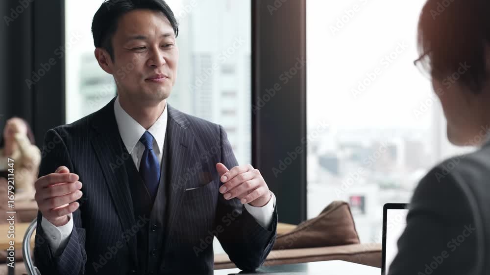 Poster 面談、面接、会話、相談、説明、ビジネス、ビジネスパーソン、営業、コーチング、商談、笑顔、会議、打ち合わせ、ミーティング、ビジネスマン、チーム、接客、受付、案内、アドバイザー、提案、オフィス、ロビー、ポ
