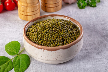 Raw dry green mash bean