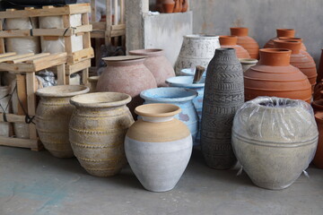 clay pots in the market