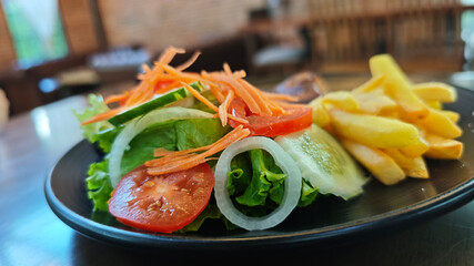 Spicy Chicken Salad with French Fries