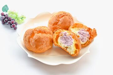 巨峰とシャインマスカットのシュークリーム