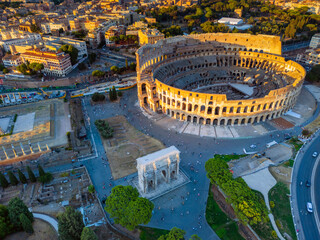 Vista aerea del Colosseo e del Palatino a Roma