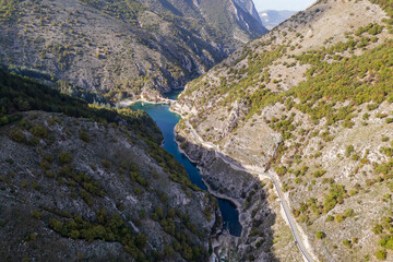 Vista aerea del lago di San Domenico vicino al lago di Scanno