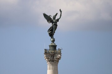 Monument aux Girondins, au centre de la place des Quinconces, à la mémoire des députés...