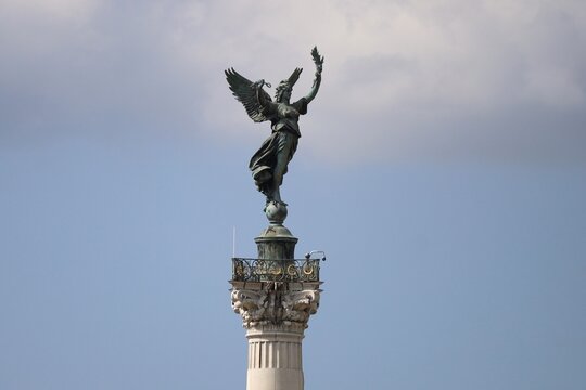 Monument aux Girondins, au centre de la place des Quinconces, &agrave; la m&eacute;moire des d&eacute;put&eacute;s girondins victimes de la Terreur, ville de Bordeaux, d&eacute;partement de la Gironde, France