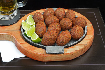 Por&ccedil;&atilde;o de quibe frito   