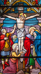 Obraz premium Stained glass (1914) of The Way of the Cross. Twelfth station: Jesus dies on the cross.
