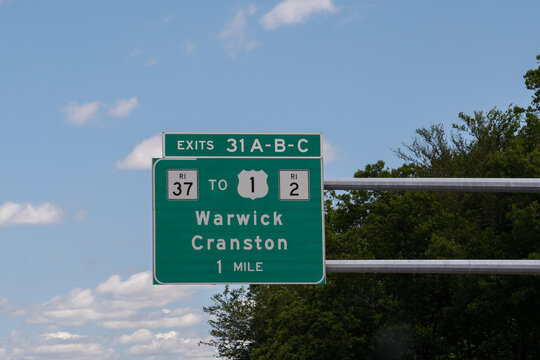 exit 31 A-B-C sign on I-95 North for RI-37 to US-1 and RI-2 toward Warwick and Cranston, Rhode Island