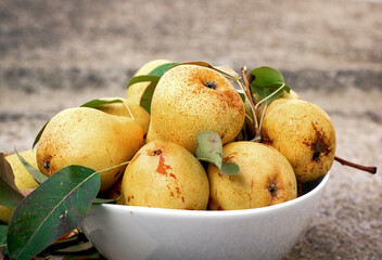 Sweet, juicy pears, organic pears in a healthy diet