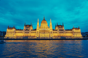 Fototapeta premium hungarian parliament building in budapest