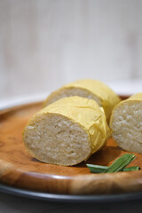 Nasi Jaha Manado is a traditional food typical of Minahasa, North Sulawesi, which is made from sticky rice mixed with white rice, coconut milk, ginger and other spices, then cooked in a bamboo stick.