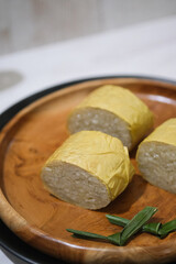 Nasi Jaha Manado is a traditional food typical of Minahasa, North Sulawesi, which is made from sticky rice mixed with white rice, coconut milk, ginger and other spices, then cooked in a bamboo stick.