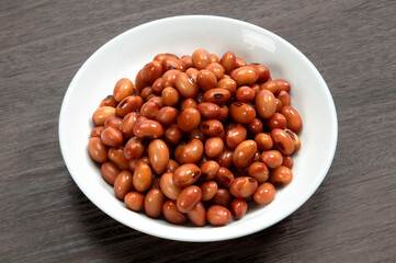 水で戻した山形県川西町の乾燥紅大豆