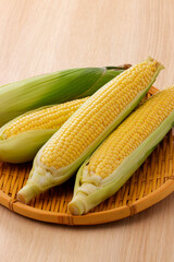 新鮮なとうもろこし　Fresh Sweet Corn