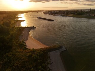 Schiff Rhein Fluß am Abend Aerials Drohne