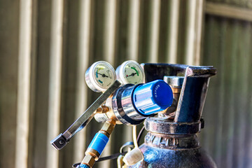 oxygen tube for welding with gauge regulator and flashback arrestor, liquid gas