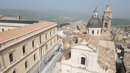 Caltagirone, the ceramic capital of Sicily. Famous for its monumental Staircase of Santa Maria del Monte, where centuries of tradition are painted step by step in colorful majolica tiles.