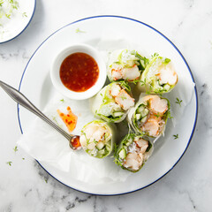 Fresh rolls with shrimps and chilli sauce