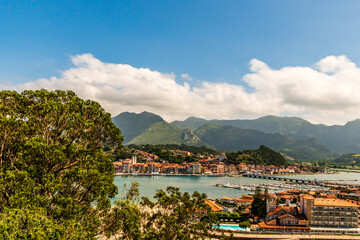 Fototapeta premium Paisaje en Ribadesella, Asturias, España.