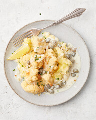 Potatoes with cauliflower and caper dressing