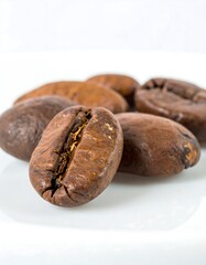 Obraz premium Roasted coffee beans close-up