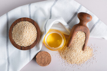 Amaranth oil and amaranth seeds. Raw organic amaranth grain. Amaranth pops - Amaranthus.