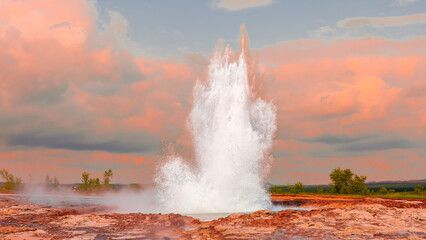 Beeindruckende Geysir in Island /Einzigartige Landschaft