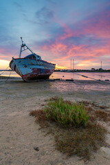 Fischerboot am Puerto Deportivo de Sancti Petri bei Sancti Petri in der Provinz Cadiz in Andalusien...
