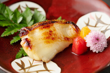 白身魚を京都の味噌ソースで焼いたもの