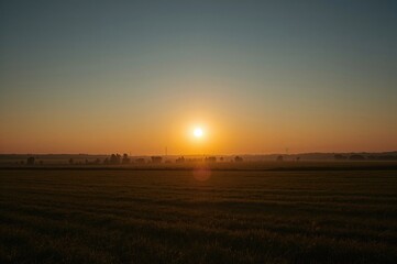 Fototapeta premium Sunrise Energy in the Early Hours