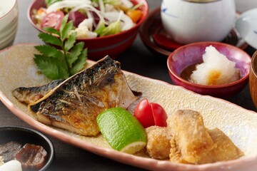 鯖の塩焼き