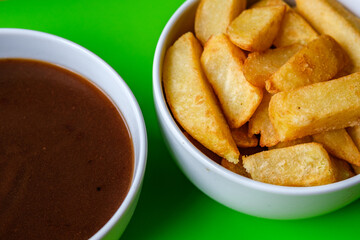 Chunky Fried Chips With Beef Gravy