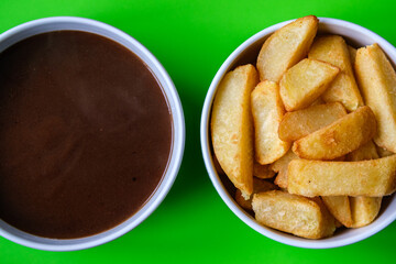Chunky Fried Chips With Beef Gravy