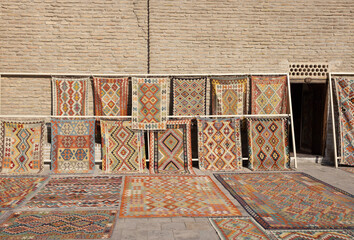 the carpet on sale outside Toqi Sarrofon which in Persian as money changers dome