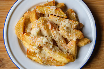 Chunky Chips With Melted Cheddar Cheese