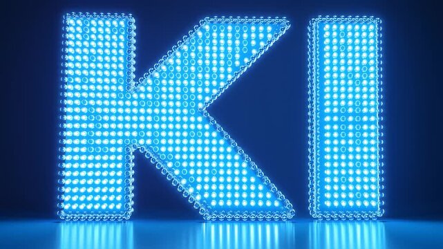 KI als gro&szlig;e blaue Leuchtbuchstaben als deutsche Abk&uuml;rzung f&uuml;r K&uuml;nstliche Intelligenz