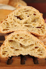 Pão fatiado e inteiro em diversos formatos e sabores