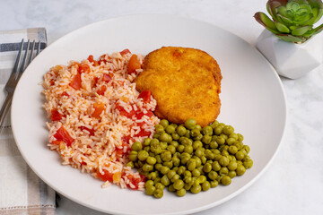 chicken breast  with rice and  and pes