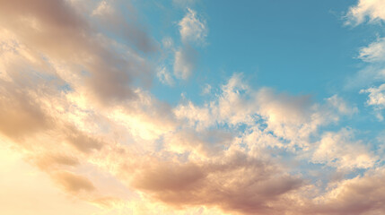 Fototapeta premium Warm Afternoon Sky with Soft Sunlight