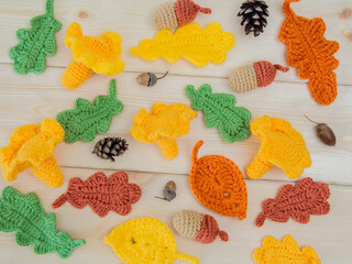 An elegant knitted composition that will be an excellent decoration for your home in the autumn...