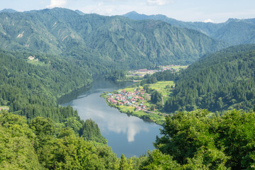 新緑の大志集落  © Hiroki Kobayashi